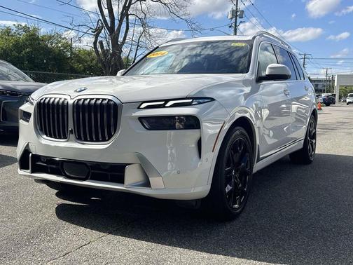 Alpine White 2024 BMW X7 xDrive40i