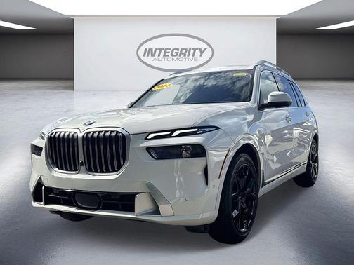 Alpine White 2024 BMW X7 xDrive40i
