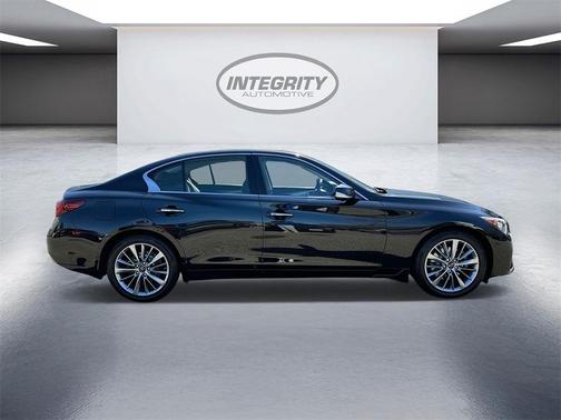 2022 INFINITI Q50 LUXE