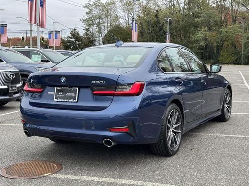 2022 BMW 330 i xDrive