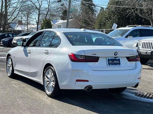 2023 BMW 330e xDrive