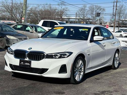 2023 BMW 330e xDrive