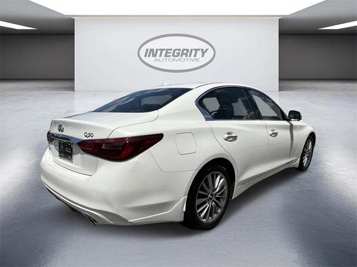 2023 INFINITI Q50 LUXE