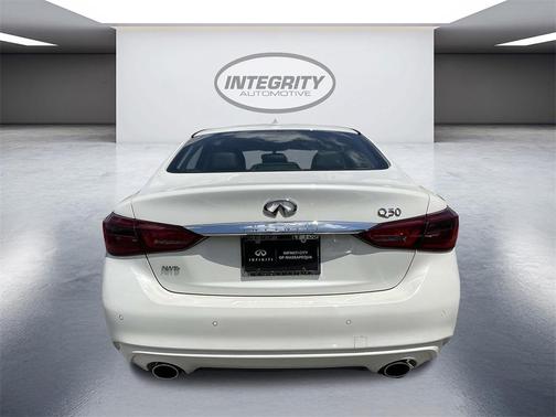 2023 INFINITI Q50 LUXE