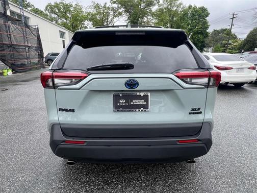 2022 Toyota RAV4 Hybrid XLE Premium