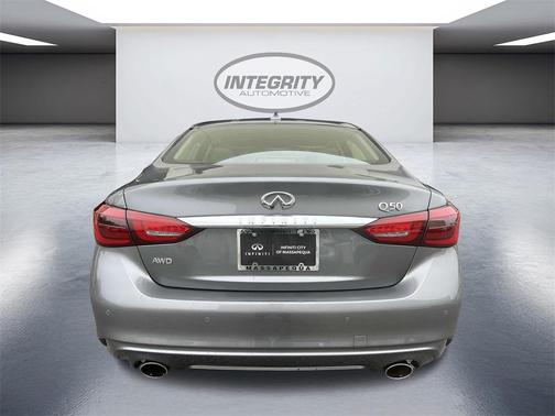 2022 INFINITI Q50 LUXE