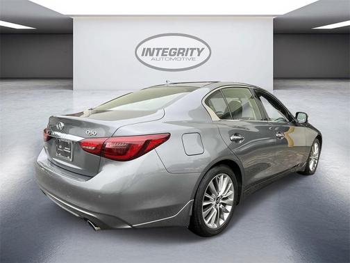 2022 INFINITI Q50 LUXE