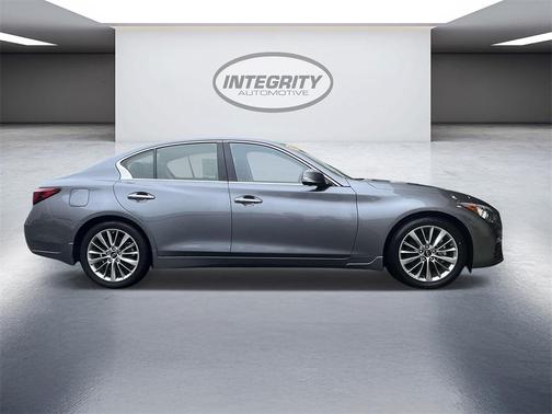 2022 INFINITI Q50 LUXE