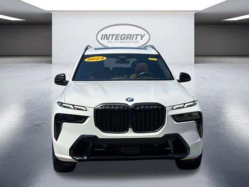 Alpine White 2024 BMW X7 xDrive40i