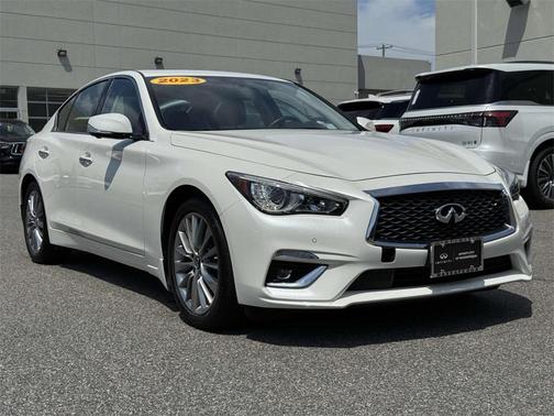 2023 INFINITI Q50 LUXE