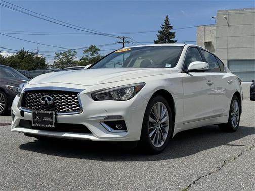2023 INFINITI Q50 LUXE