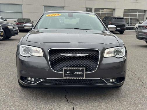 2019 Chrysler 300 Limited