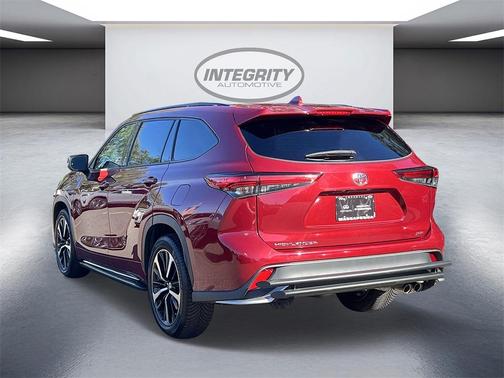 2022 Toyota Highlander XSE