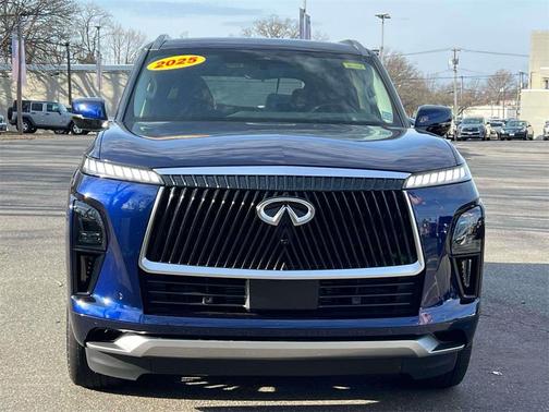 2025 INFINITI QX80 SENSORY