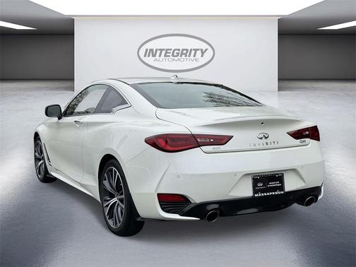 2022 INFINITI Q60 LUXE