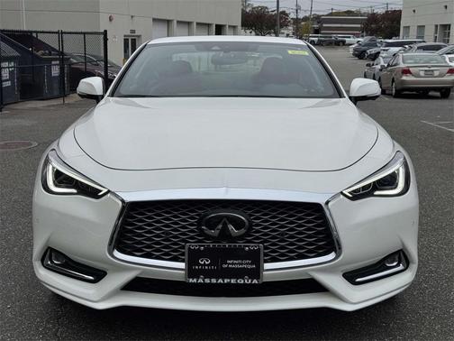 2022 INFINITI Q60 LUXE