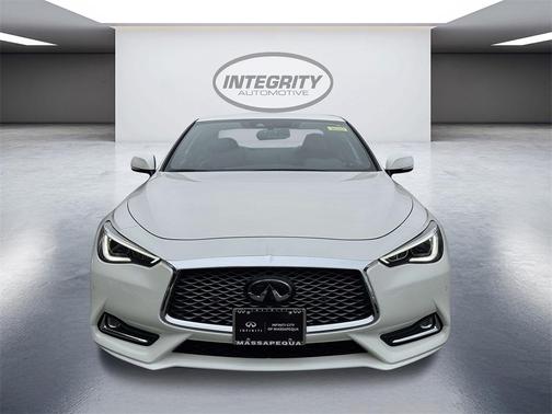 2022 INFINITI Q60 LUXE