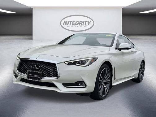 2022 INFINITI Q60 LUXE