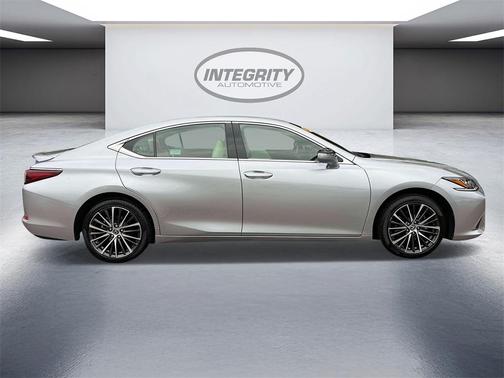2022 Lexus ES 350 Base