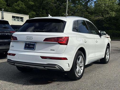 Ibis White 2023 Audi Q5 40 Premium