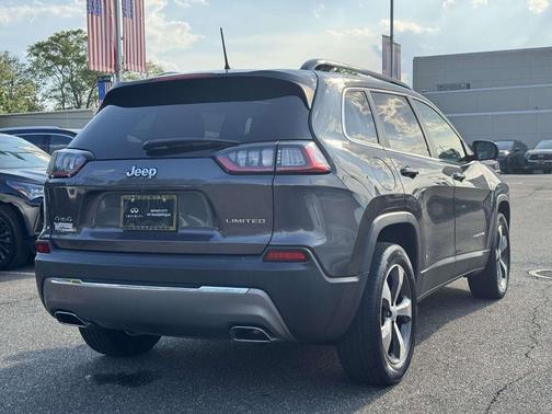 Granite Crystal Clearcoat Metallic 2022 Jeep Cherokee Limited