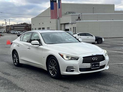 2015 INFINITI Q50 Premium