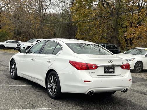 2015 INFINITI Q50 Premium