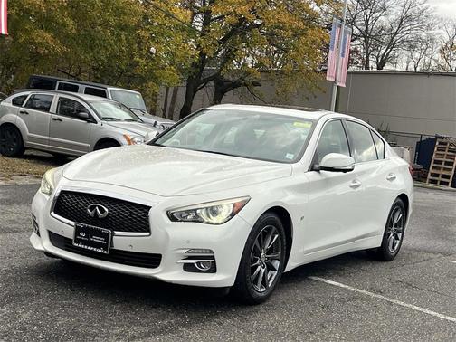 2015 INFINITI Q50 Premium