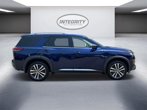 2022 Nissan Pathfinder Platinum