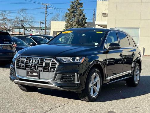 2022 Audi Q7 45 Premium Plus