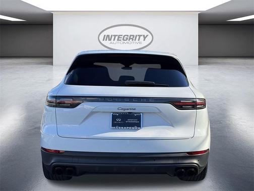 2023 Porsche Cayenne Platinum Edition