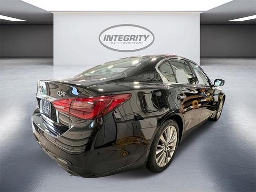 2022 INFINITI Q50 LUXE