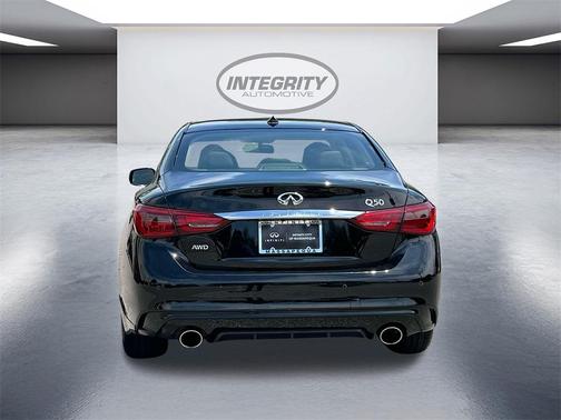 2022 INFINITI Q50 LUXE
