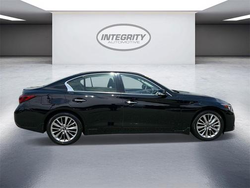 2022 INFINITI Q50 LUXE