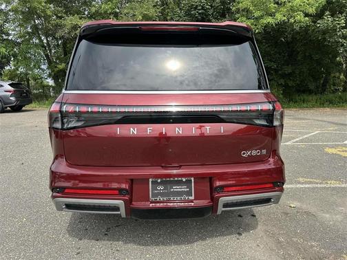 2025 INFINITI QX80 Luxe
