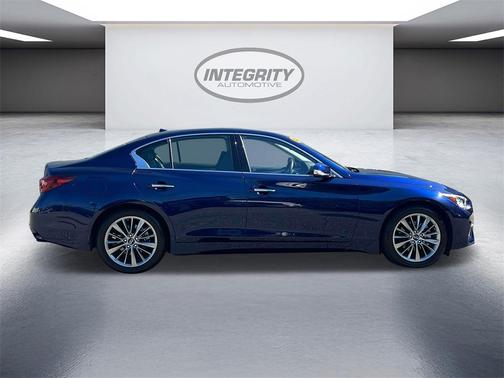 2023 INFINITI Q50 LUXE