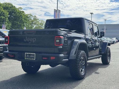 Black Clearcoat 2023 Jeep Gladiator Rubicon