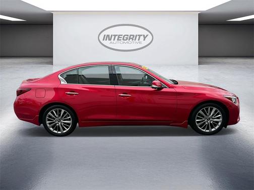 2022 INFINITI Q50 LUXE