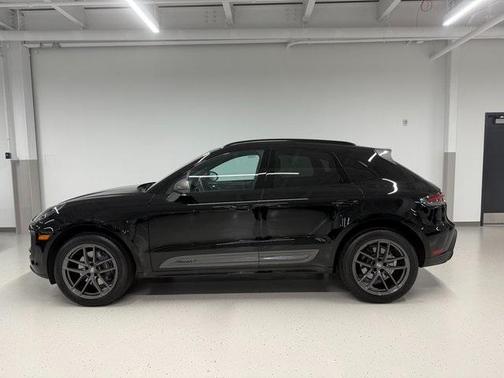 2025 Porsche Macan T