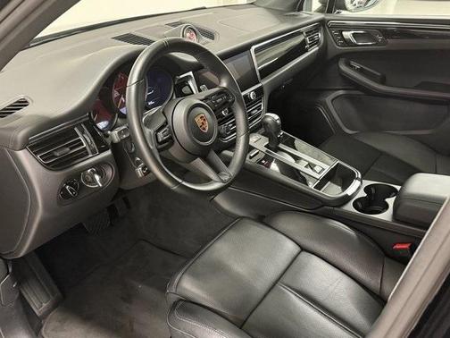 2025 Porsche Macan T
