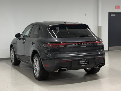 2025 Porsche Macan 