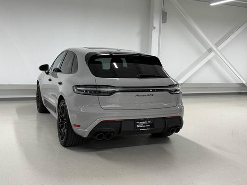 Chalk 2024 Porsche Macan