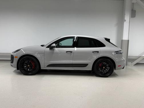 Chalk 2024 Porsche Macan