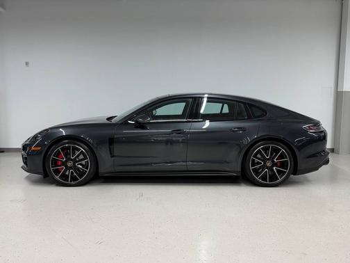 Volcano Grey Metallic 2022 Porsche Panamera
