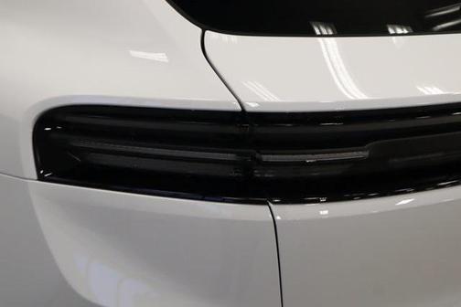 2025 Porsche Macan 4S