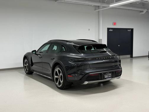 2022 Porsche Taycan 