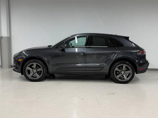 Volcano Grey Metallic 2025 Porsche Macan