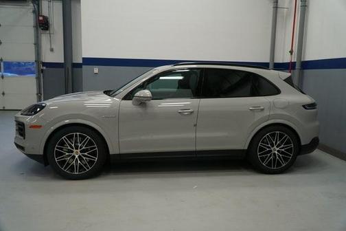 2026 Porsche Cayenne AWD