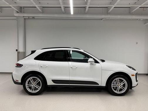 2023 Porsche Macan 