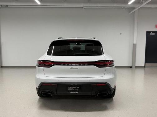 2023 Porsche Macan 